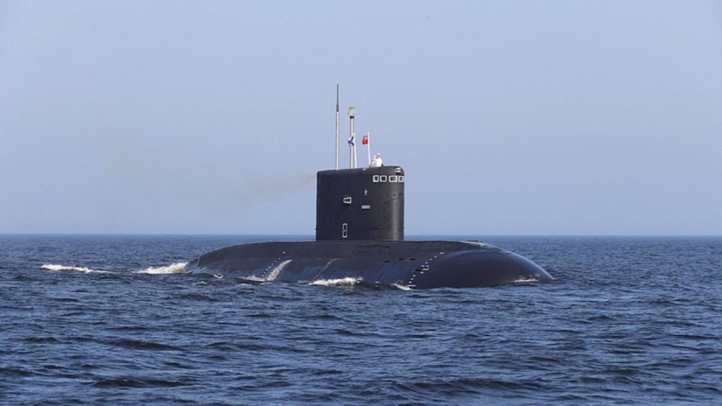 Ρωσικά υποβρύχια εντοπίστηκαν σε θέση βολής στην Ιρλανδική Θάλασσα