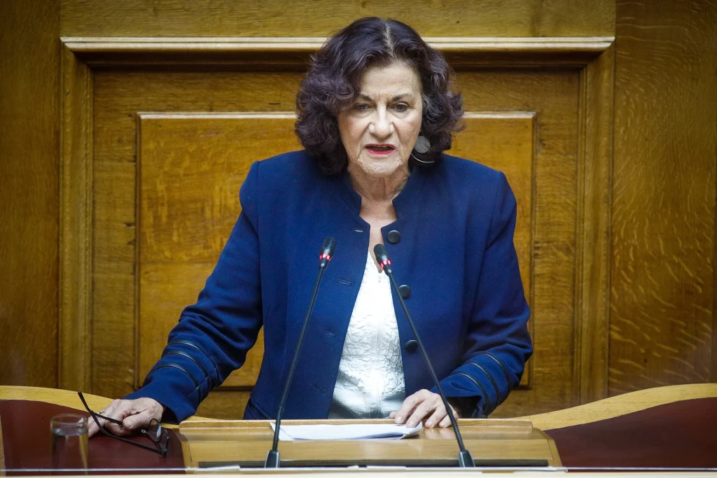 Βουλή: Σοβαρό λεκτικό επεισόδιο μεταξύ της Θ.Φωτίου και της Ο.Κεφαλογιάννη με το «άει στο διάολο»