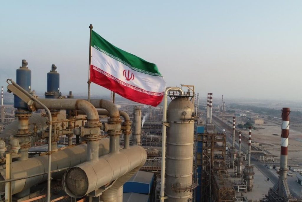 Ιράν: «Πουλάμε το πετρέλαιό μας όπου θέλουμε – Το εξάγουμε σε 17 χώρες»