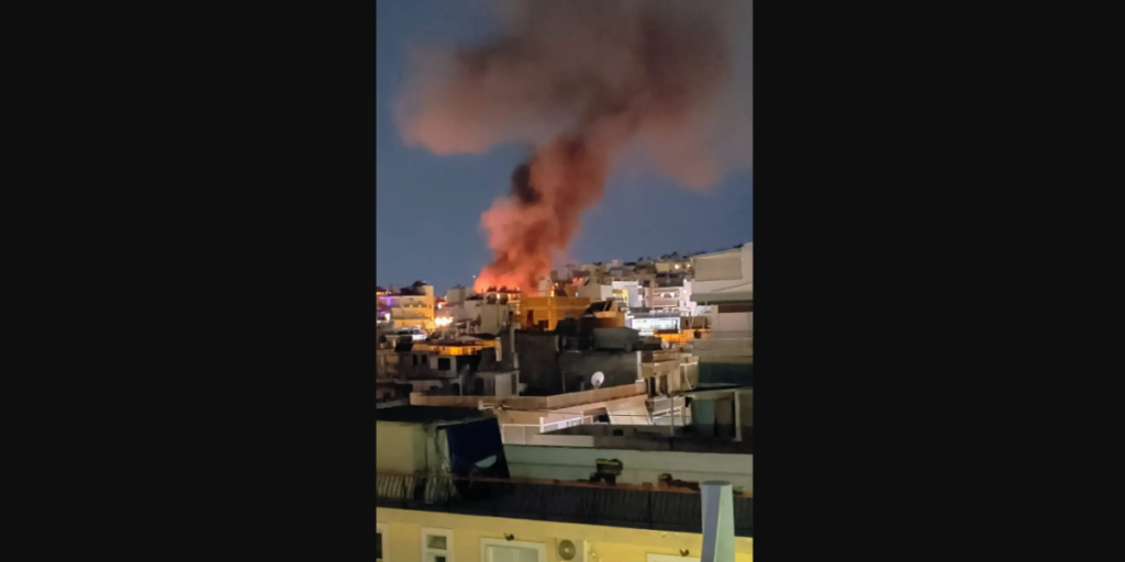 Νίκαια: Πυρκαγιά σε οικόπεδο