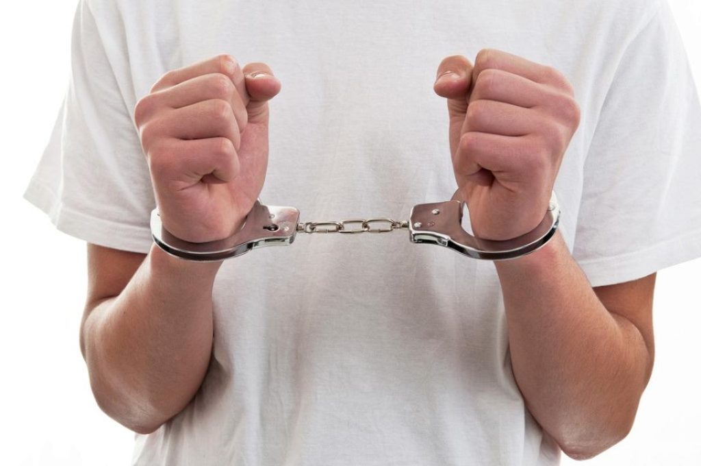 Εντοπίστηκε παράνομο αποστακτήριο στο Ηράκλειο: Κατασχέθηκαν 37,5 τόνοι αλκοολούχου μείγματος – Μία σύλληψη