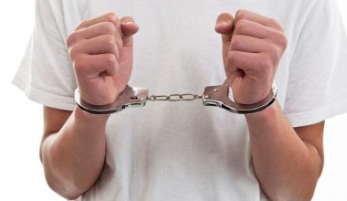Εντοπίστηκε παράνομο αποστακτήριο στο Ηράκλειο: Κατασχέθηκαν 37,5 τόνοι αλκοολούχου μείγματος – Μία σύλληψη
