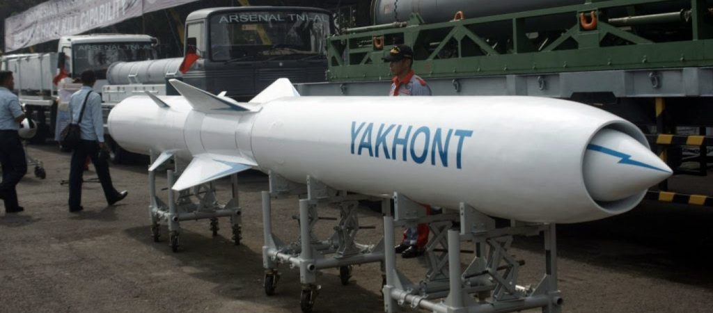 Newsweek: «Η Ρωσία ετοιμάζεται να πουλήσει υπερηχητικούς πυραύλους P-800 Oniks στους Χούθι»
