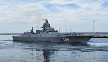 ΥΠΑΜ Ρωσίας: «Ρωσικά πολεμικά πλοία έφτασαν στο λιμάνι της Λα Γκουάιρα στη Βενεζουέλα» (φώτο-βίντεο)