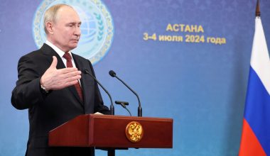 Β.Πούτιν: «Η Ρωσία είναι έτοιμη να αρχίσει διάλογο με τις ΗΠΑ αν εκλεγεί ο Ν.Τραμπ»