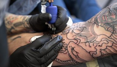 Επικίνδυνα βακτήρια βρέθηκαν σε μελάνια τατουάζ – Τι αναφέρει επιστημονική μελέτη