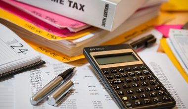 Φορολογικές δηλώσεις: Τρεις στους δέκα θα πληρώσουν επιπλέον χρήματα για εισοδήματα που απέκτησαν το 2023