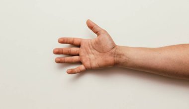 Το τεστ στο χέρι που δείχνει αν είστε αφυδατωμένοι – Πότε να συμβουλευθείτε γιατρό