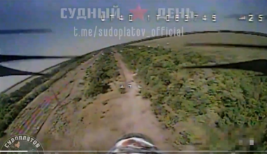 Ρωσικό FPV drone κατέστρεψε ουκρανικό τανκ T-64 κοντά στο Ζελάνε (βίντεο)