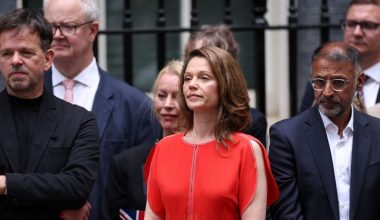 Β.Στάρμερ: Ποια είναι η σύζυγος του νέου Βρετανού πρωθυπουργού