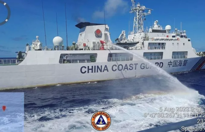 «Αναβρασμός» στη Σινική Θάλασσα – Πλοίο της κινεζικής ακτοφυλακής αγκυροβόλησε την ΑΟΖ των Φιλιππίνων