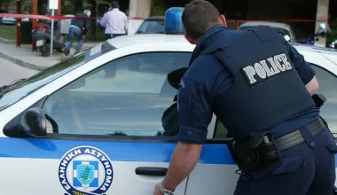 Συνελήφθησαν υπάλληλοι του Δήμου Αθηναίων που εκβίαζαν καταστηματάρχες για να σβήνουν παραβάσεις