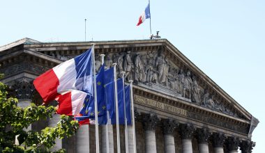 Γαλλικές εκλογές: Ξεκινά ο δεύτερος γύρος – Ψηφίζουν τα υπερπόντια εδάφη
