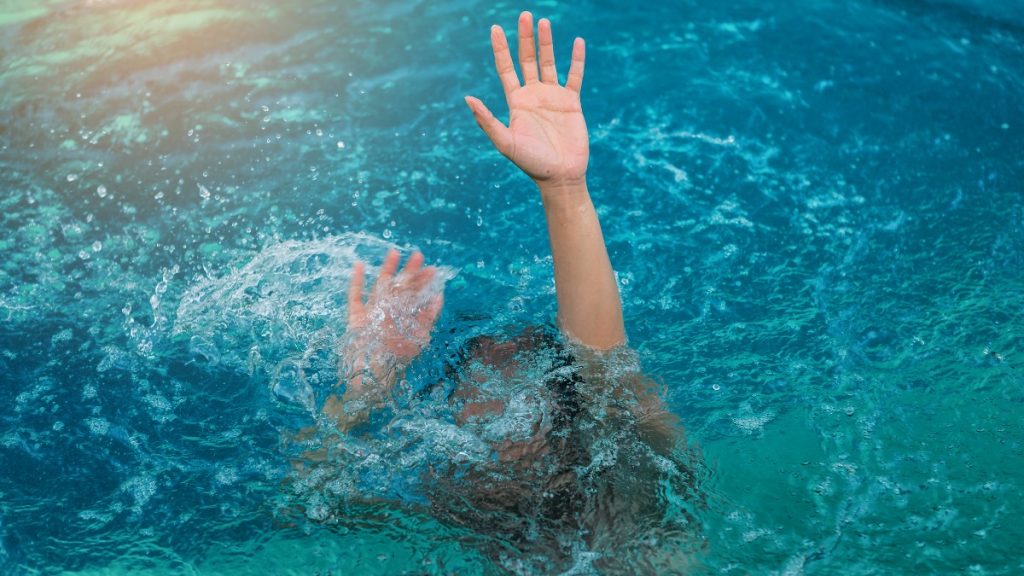 Τραγωδία στη Θεσσαλονίκη: Γυναίκα πνίγηκε από «τεχνητό κύμα» στην πισίνα της Waterland