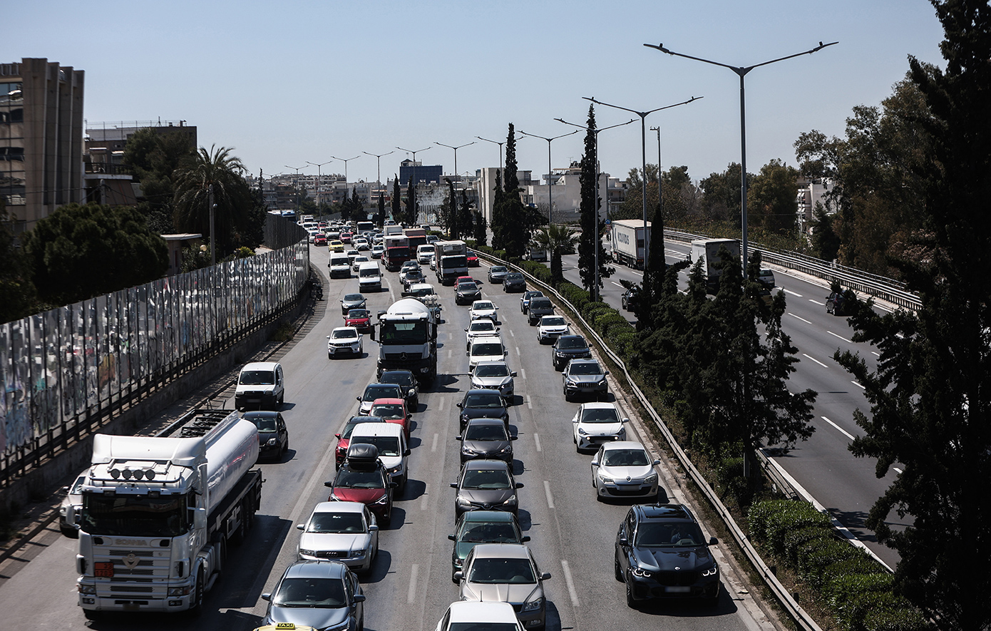 Αυξημένη η κίνηση στους δρόμους της Αττικής – Ποιοι είναι στο «κόκκινο» (χάρτης)