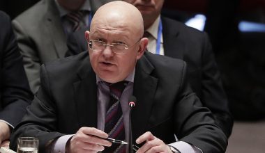 Β.Νεμπέζνια στον ΟΗΕ: «Η Δύση δυσκολεύεται ολοένα και περισσότερο να αγνοήσει τη διαφθορά στην Ουκρανία»