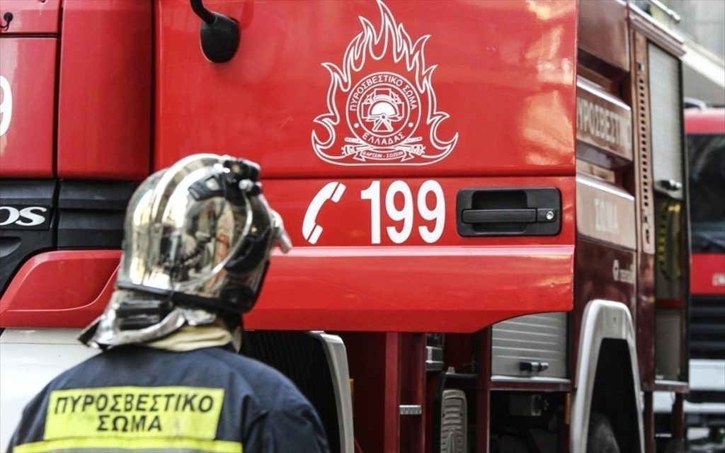 Φωτιά σε διαμέρισμα στη Νίκαια Αττικής – Απεγκλωβίστηκαν 3 άτομα (upd)