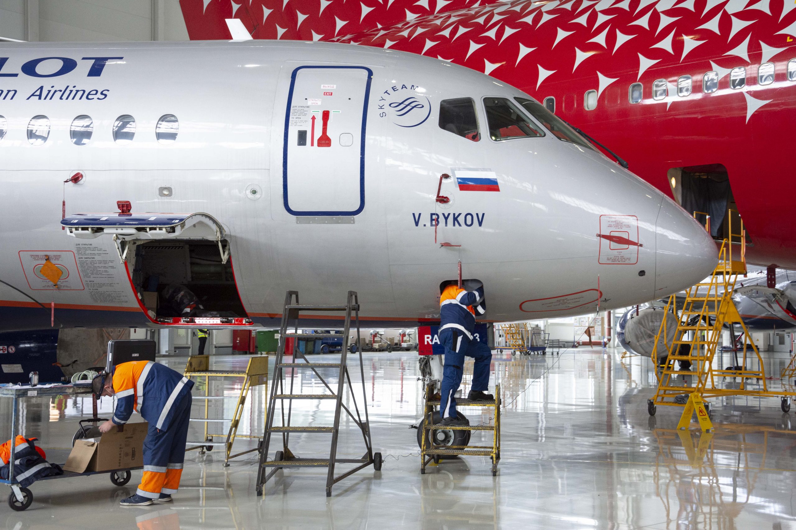 Ρωσία: Ξεκινά η εγχώρια παραγωγή ανταλλακτικών για αεροσκάφη Boeing και Airbus