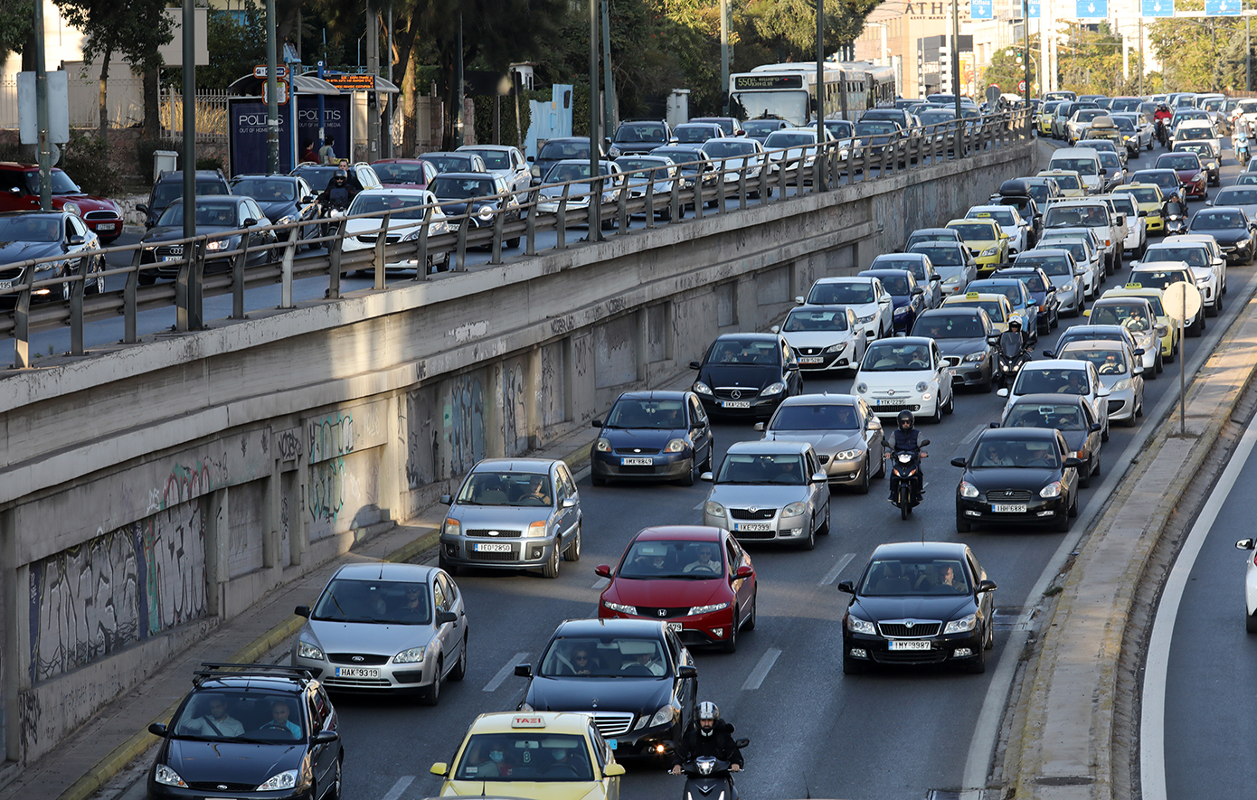 Κυκλοφοριακό «χάος» στους δρόμους της Αττικής – Πού υπάρχει μποτιλιάρισμα (χάρτης)