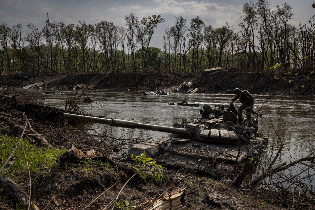 Μέτωπο Χαρκόβου: Με ξαφνική επιχείρηση οι Ρώσοι πέρασαν τον ποταμό Βόλτσα