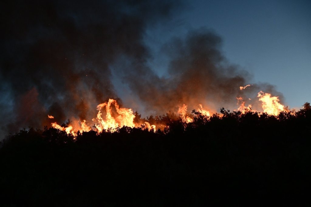 Εκτός ελέγχου η φωτιά στην Στιμάγκα Κορινθίας – Β.Κικίλιας: Χωρίς ενεργό μέτωπο η φωτιά  (upd2)