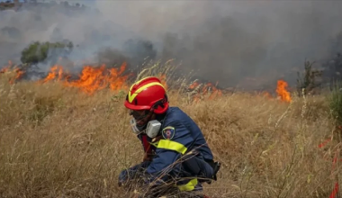 Ξέσπασε φωτιά στο Ηράκλειο Κρήτης – Εκκενώνονται 4 χωριά