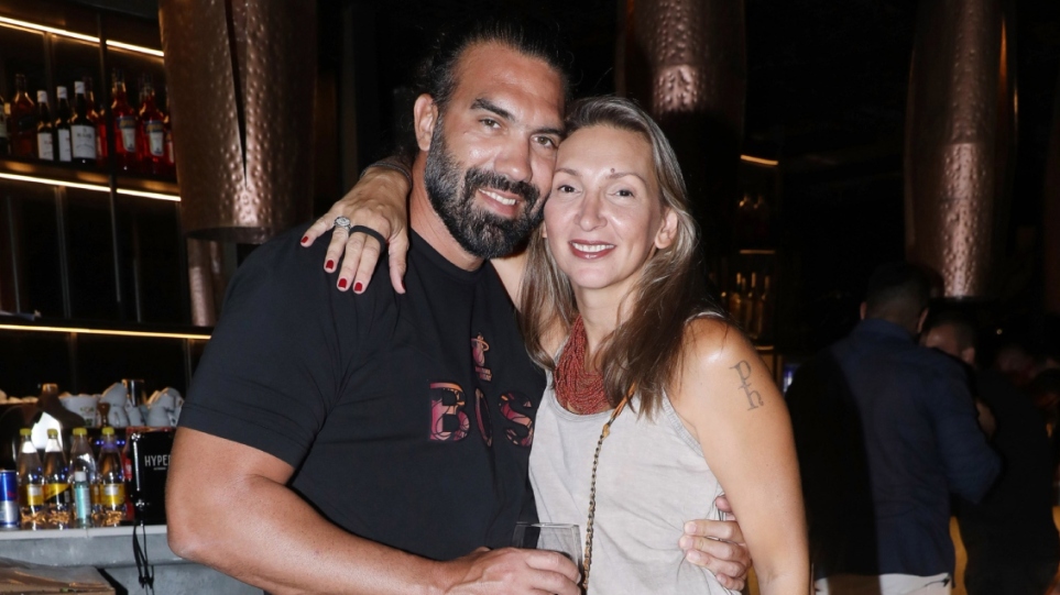 Χειροπέδες σε 58χρονο Έλληνα για τη βόμβα στο beach bar του συζύγου της Φανής Χαλκιά