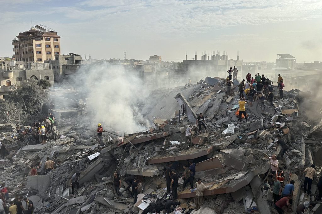 Γάζα: 90 άνθρωποι έχασαν τη ζωή τους από το ισραηλινό πλήγμα στον καταυλισμό εκτοπισμένων του Αλ Μαουάσι