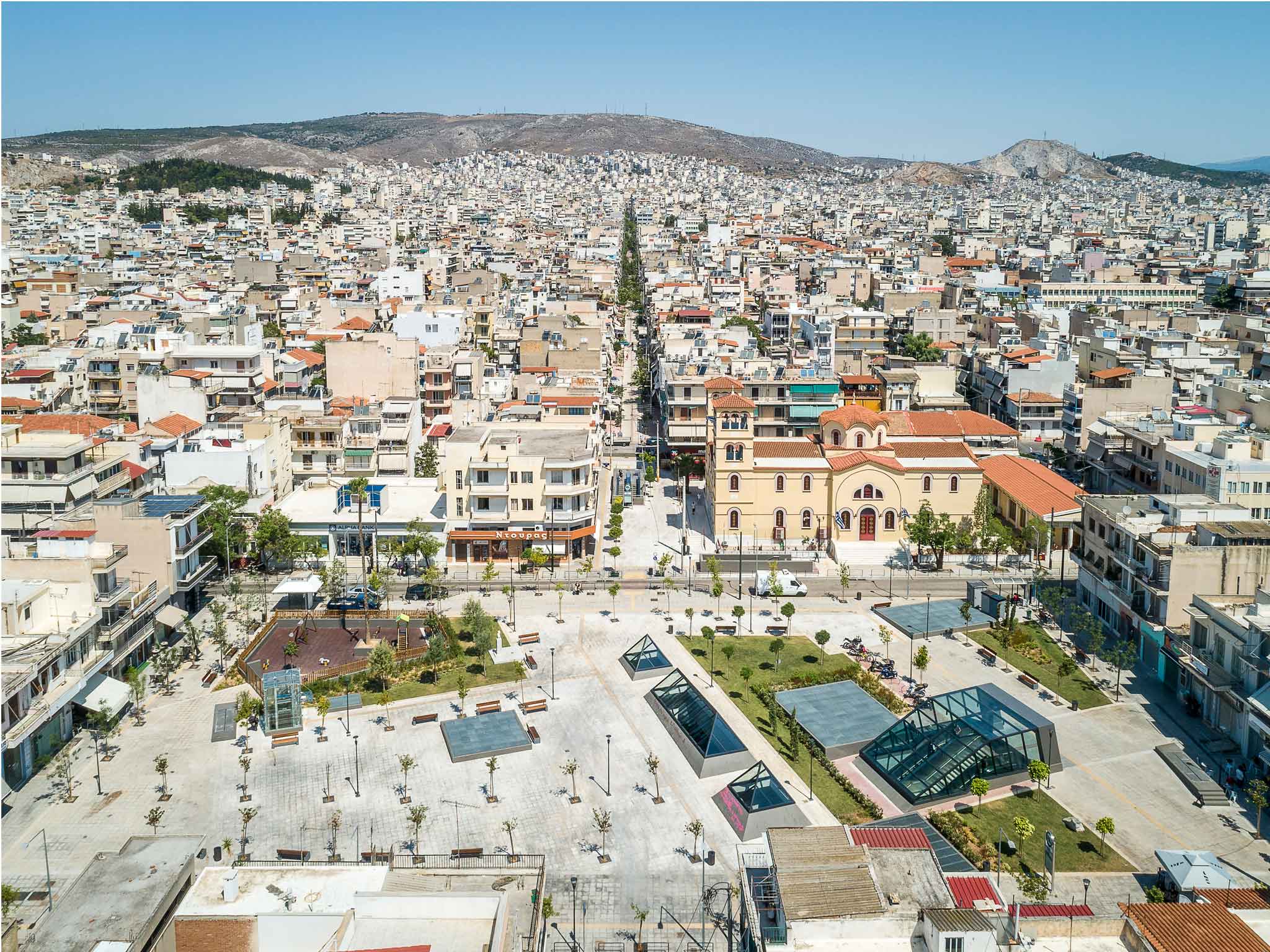 73χρονος αυτοκτόνησε με καραμπίνα στην Νίκαια – Αυτοπυροβολήθηκε έξω από το αστυνομικό τμήμα της περιοχής