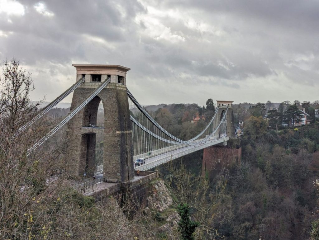 Λονδίνο: Ταυτοποιήθηκαν τα πρόσωπα στα οποία ανήκουν τα λείψανα που εντοπίστηκαν σε γέφυρα στο Μπρίστολ