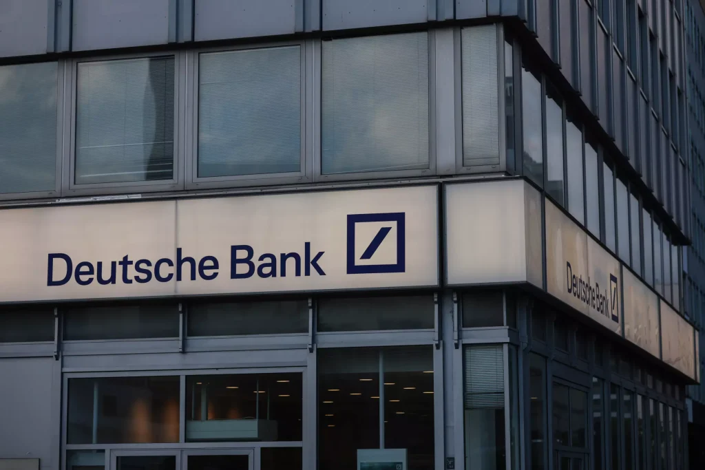 Deutsche Bank: Παραποιημένα λογιστικά αρχεία ανακάλυψαν οι γερμανικές ελεγκτικές αρχές