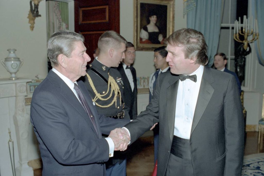 Όταν ο Ν.Τραμπ συνάντησε τον Ρ.Ρίγκαν: Οι δύο πιο επιτυχημένοι πρόεδροι των ΗΠΑ