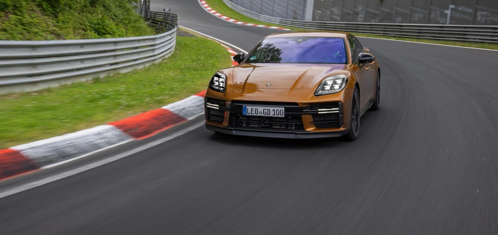 To νέο ρεκόρ της Porsche Panamera στο Nürburgring