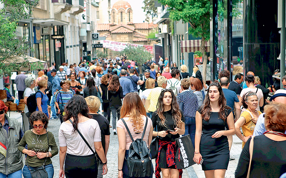 Νέα μελέτη αποκαλύπτει: Πόσο θα μειωθεί ο πληθυσμός της Ελλάδας έως το 2100