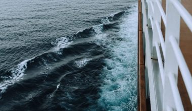 Μύκονος: Πλοίο προκάλεσε υψηλό κυματισμό – Τραυματίστηκαν δύο άτομα 