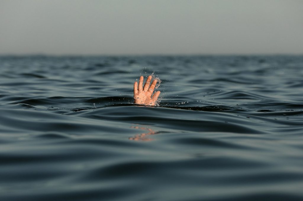 Ζούμπερι: 76χρονη ανασύρθηκε νεκρή από τη θάλασσα –  Δεν υπήρχε ναυαγοσώστης 