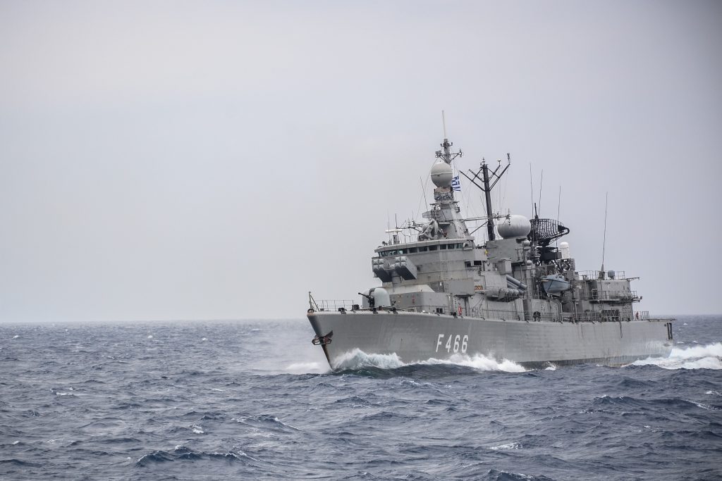 Kρίση Κάσου «Θα χρησιμοποιήσουμε τη διπλωματική οδό» λέει η Αθήνα – Δεν στέλνονται άλλα πολεμικά πλοία