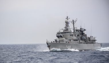 Kρίση Κάσο: «Θα χρησιμοποιήσουμε τη διπλωματική οδό» λέει η Αθήνα – Δεν στέλνονται άλλα πολεμικά πλοία