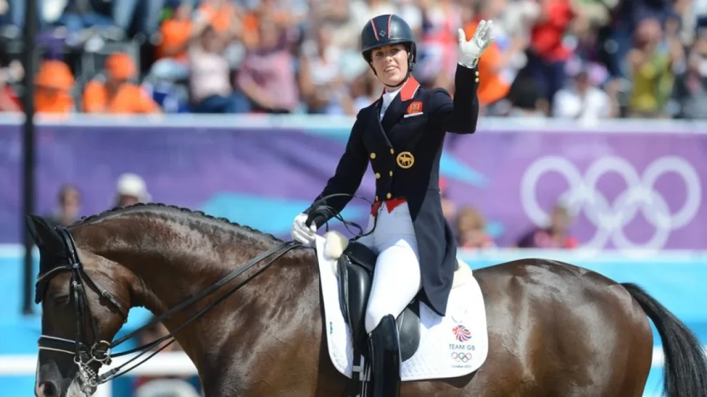 Ολυμπιακοί Αγώνες: Αποσύρθηκε Ολυμπιονίκης της ιππασίας – Βίντεο την εμφανίζει να μαστιγώνει ένα άλογο