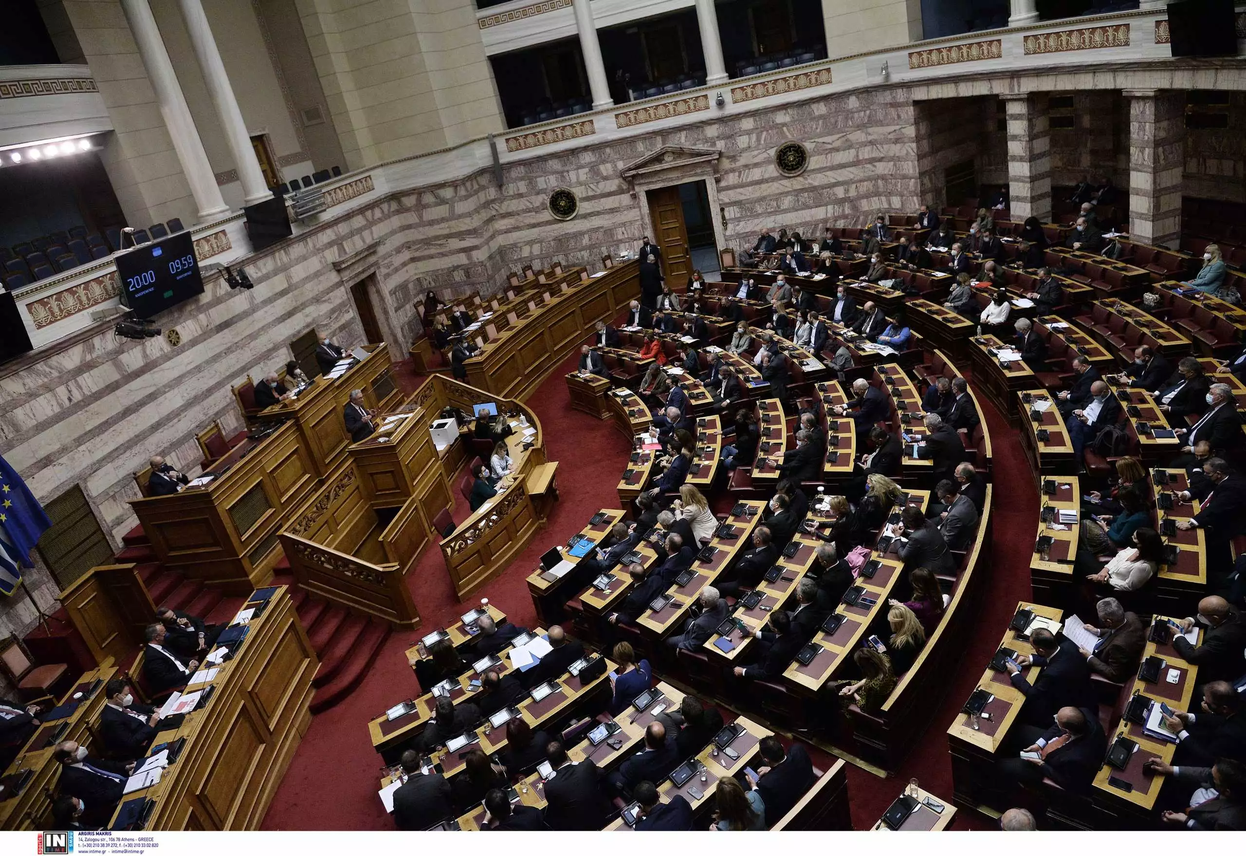 Στη Βουλή σήμερα η συμφωνία για τη συγχώνευση Attica και Παγκρήτιας και τη δημιουργία 5ου τραπεζικού πυλώνα<