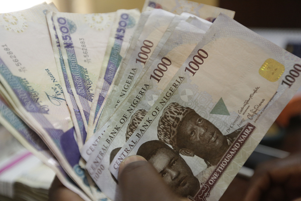 Η Νιγηρία υπερδιπλασιάζει τον κατώτατο μισθό – Θα φθάσει τα… 39,60 ευρώ