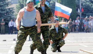 Οι Ρώσοι αλεξιπτωτιστές εκπαιδεύονται με τα διδάγματα από το ουκρανικό (βίντεο)