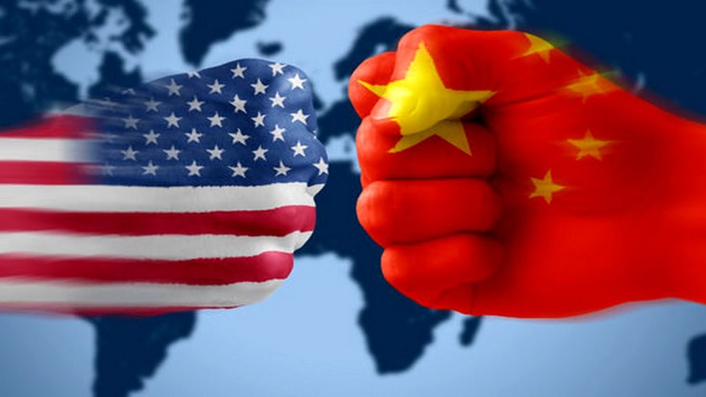 Η ΕΕ θα ωφεληθεί από τον «εμπορικό πόλεμο» του Ντ.Τραμπ στην Κίνα – Τι λέει πρώην αξιωματούχος των ΗΠΑ