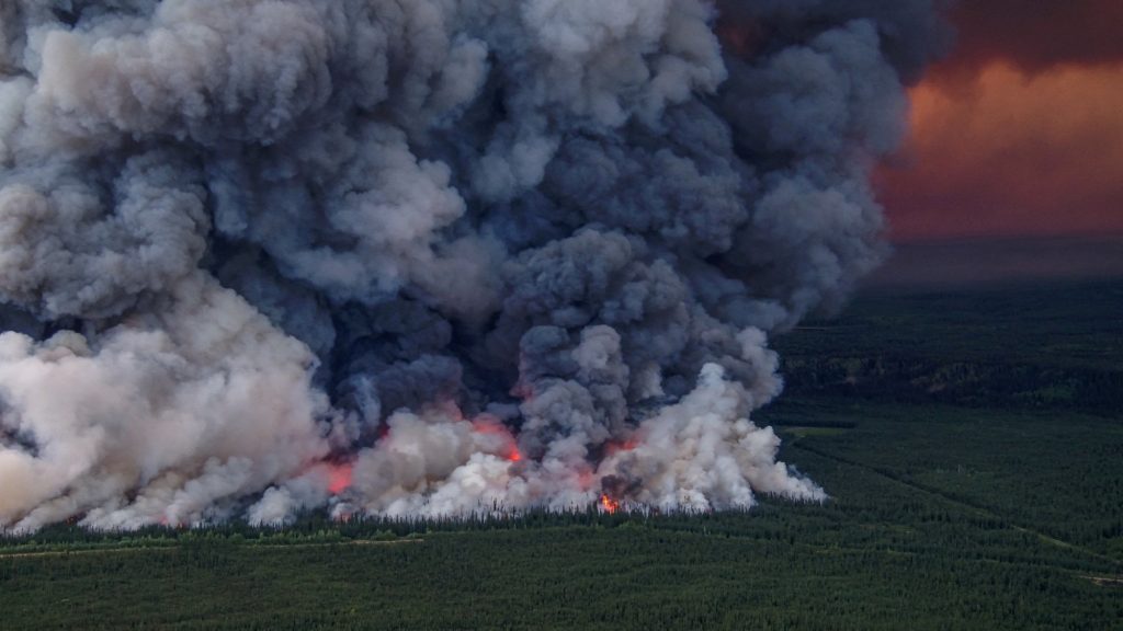 Πλήττεται από τις πυρκαγιές ο Καναδάς – Ο Τ.Τριντό ζητά να σταλεί βοήθεια από το εξωτερικό