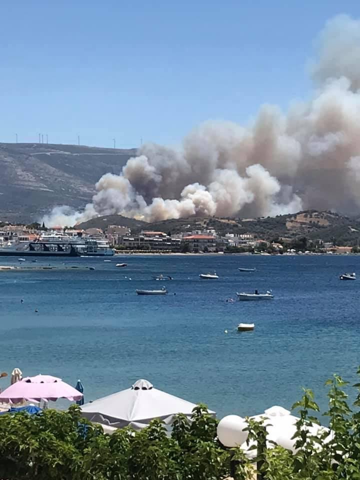 Βελτιωμένη η εικόνα της φωτιάς στην Εύβοια – Στην μάχη τα εναέρια μέσα