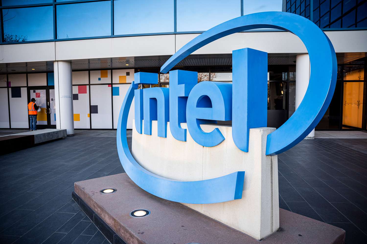 ΗΠΑ: Η Intel απολύει το 15% των εργαζομένων της