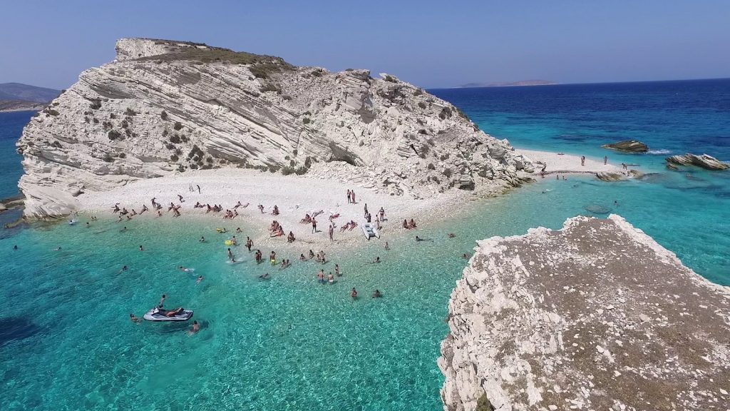 Ασπρονήσια: 3 εξωτικές βραχονησίδες ανατολικά των Λειψών που «μαγεύουν» (βίντεο)