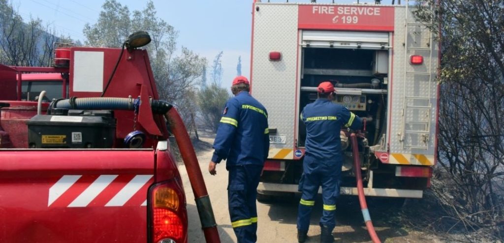 Θεσσαλονίκη: Ξέσπασε φωτιά στη Σουρωτή