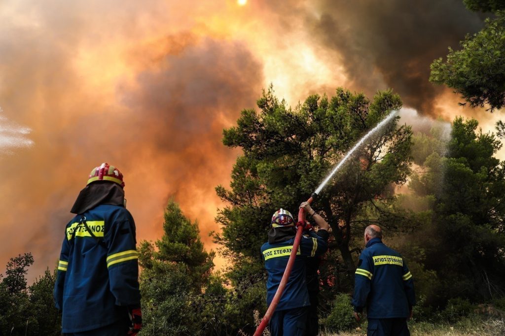 Φωτιά σε χαμηλή βλάστηση στον Ασπρόπυργο Αττικής