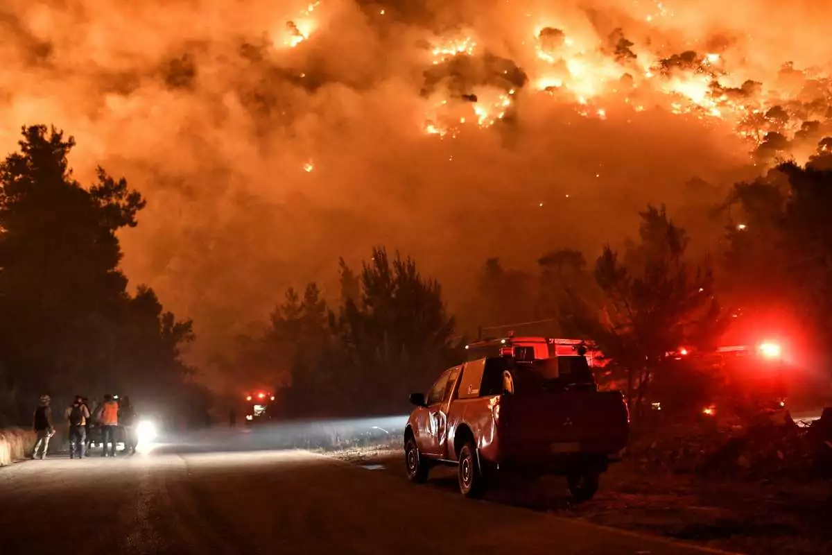 Ιωάννινα: Φωτιά στον Παρακάλαμο Παγωνίου κοντά στον οικισμό